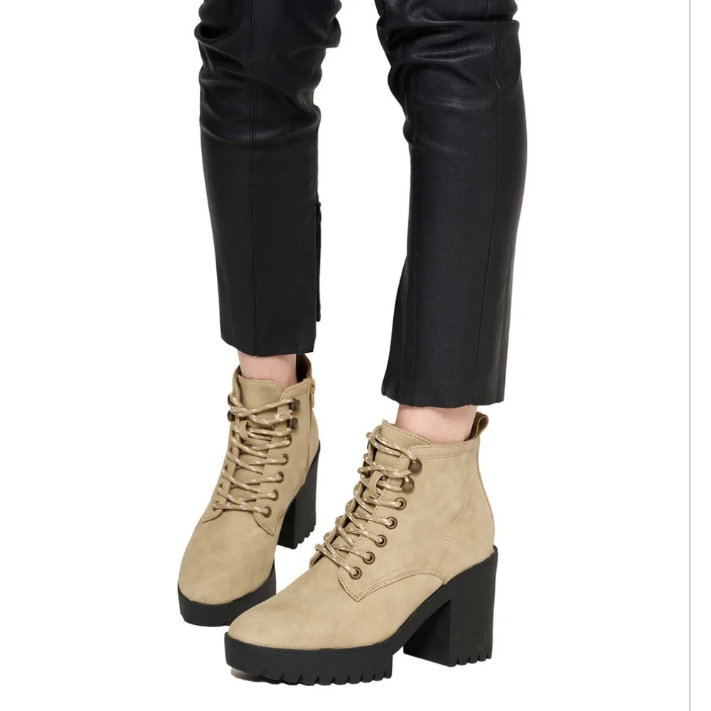 SEVEN7 FOOTWEAR Flatiron Boot - Picture 7 of 7